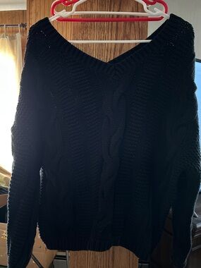 Women’s Black Cable-Knit V-Neck Sweater